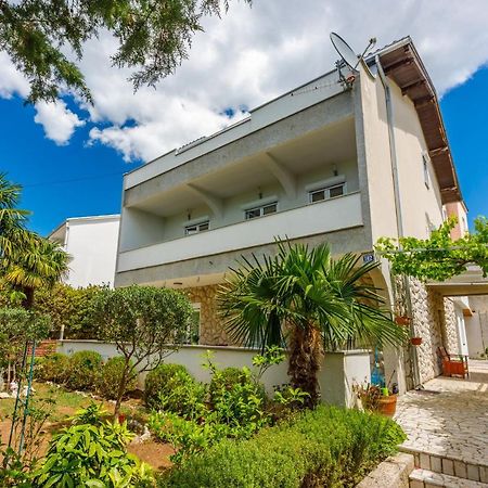Apartments Dolloree Драмал Екстериор снимка