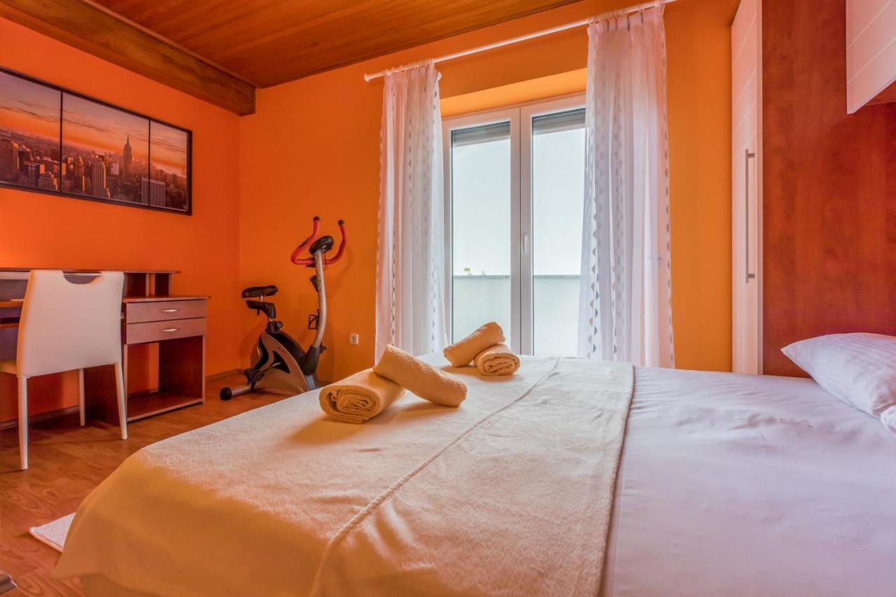 Apartments Dolloree Драмал Екстериор снимка