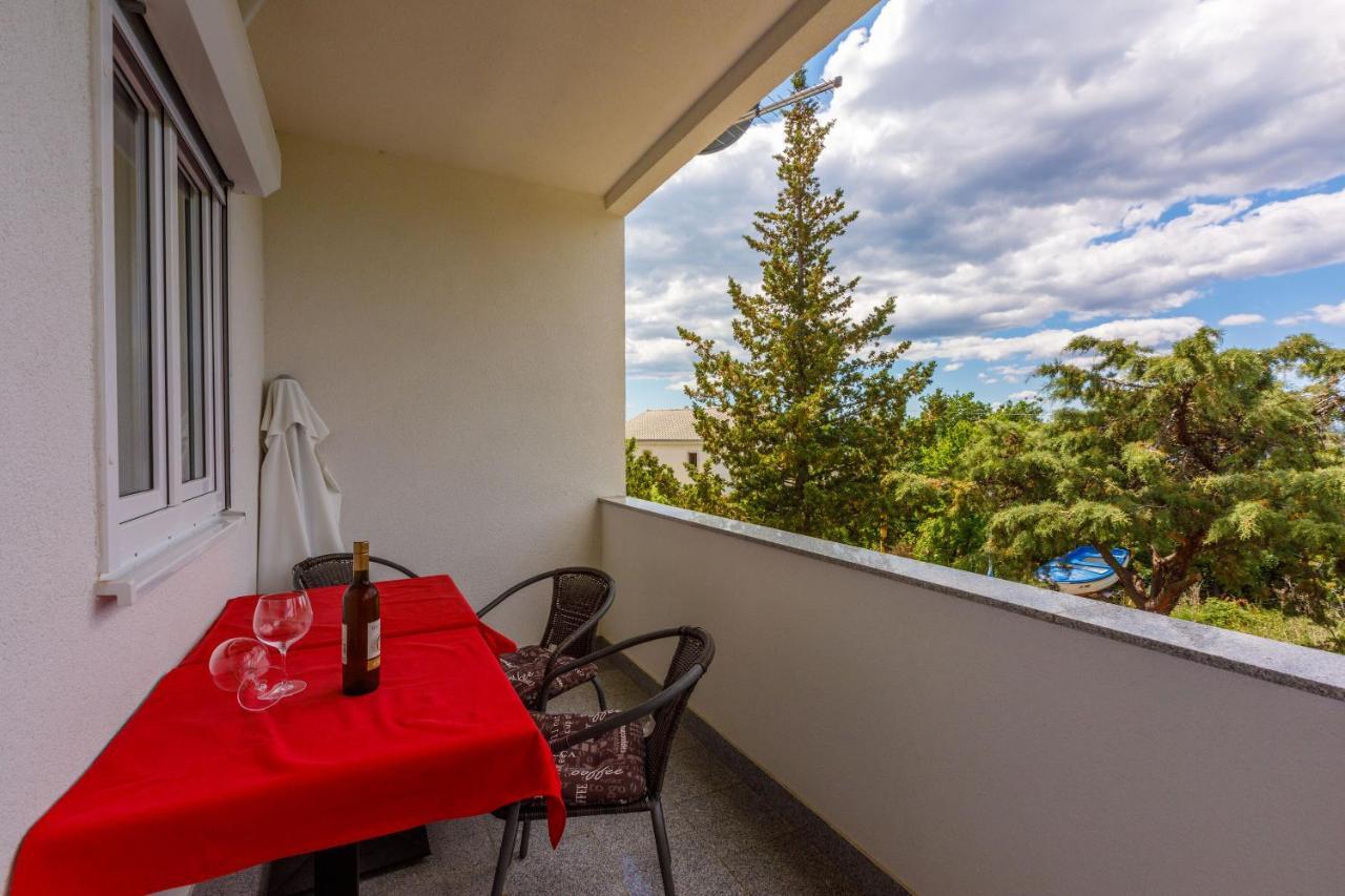 Apartments Dolloree Драмал Екстериор снимка