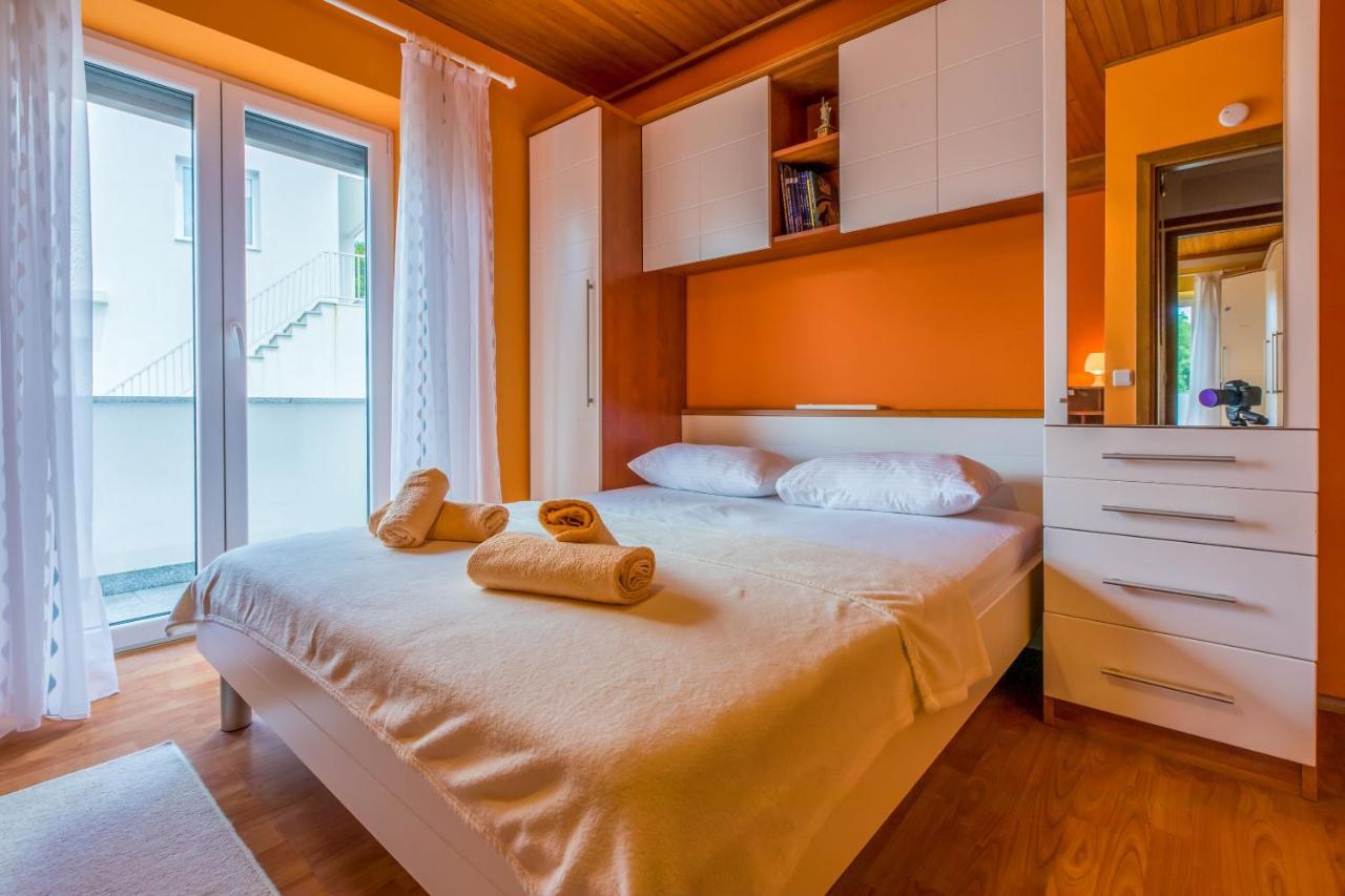 Apartments Dolloree Драмал Екстериор снимка