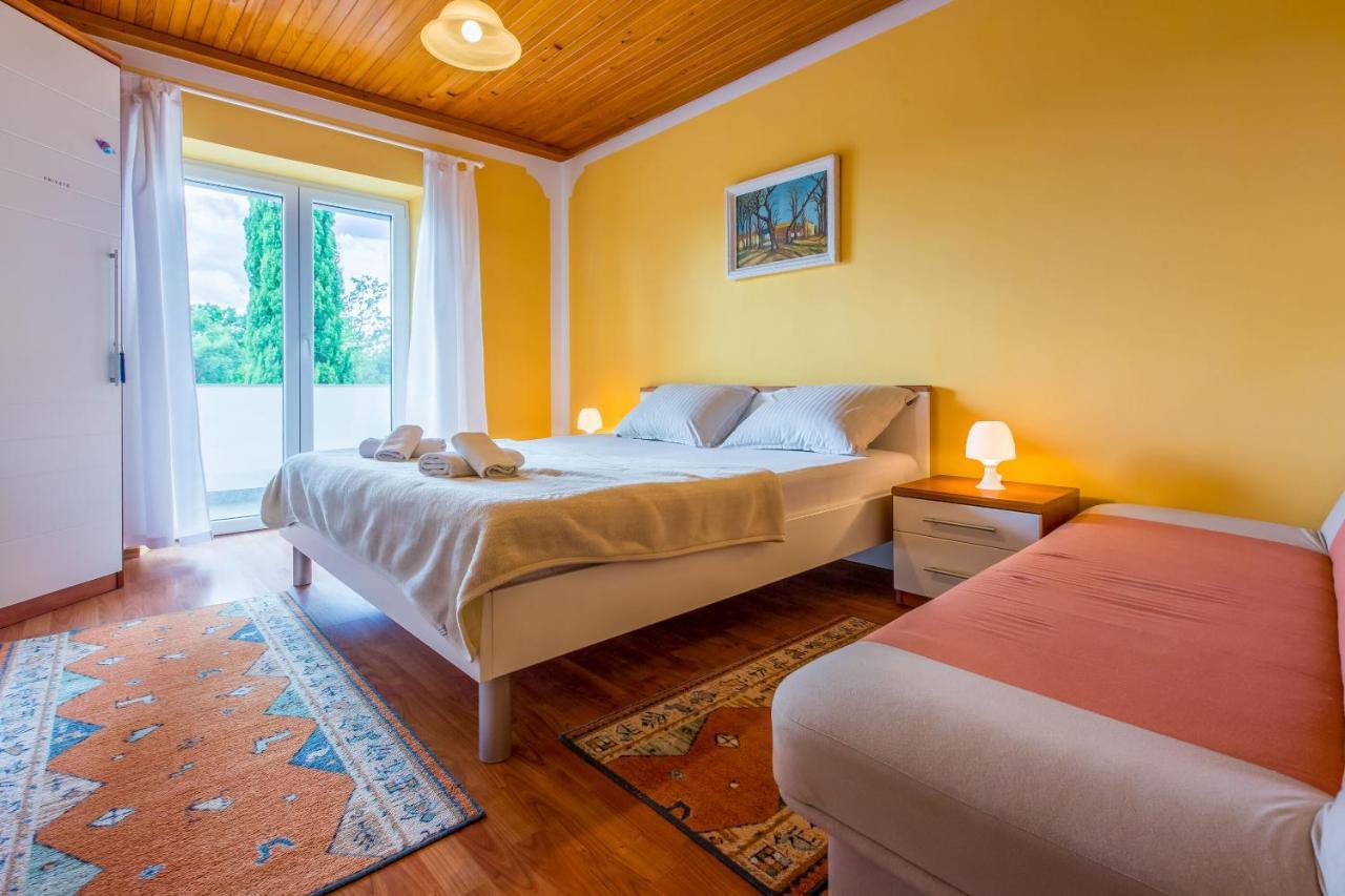Apartments Dolloree Драмал Екстериор снимка