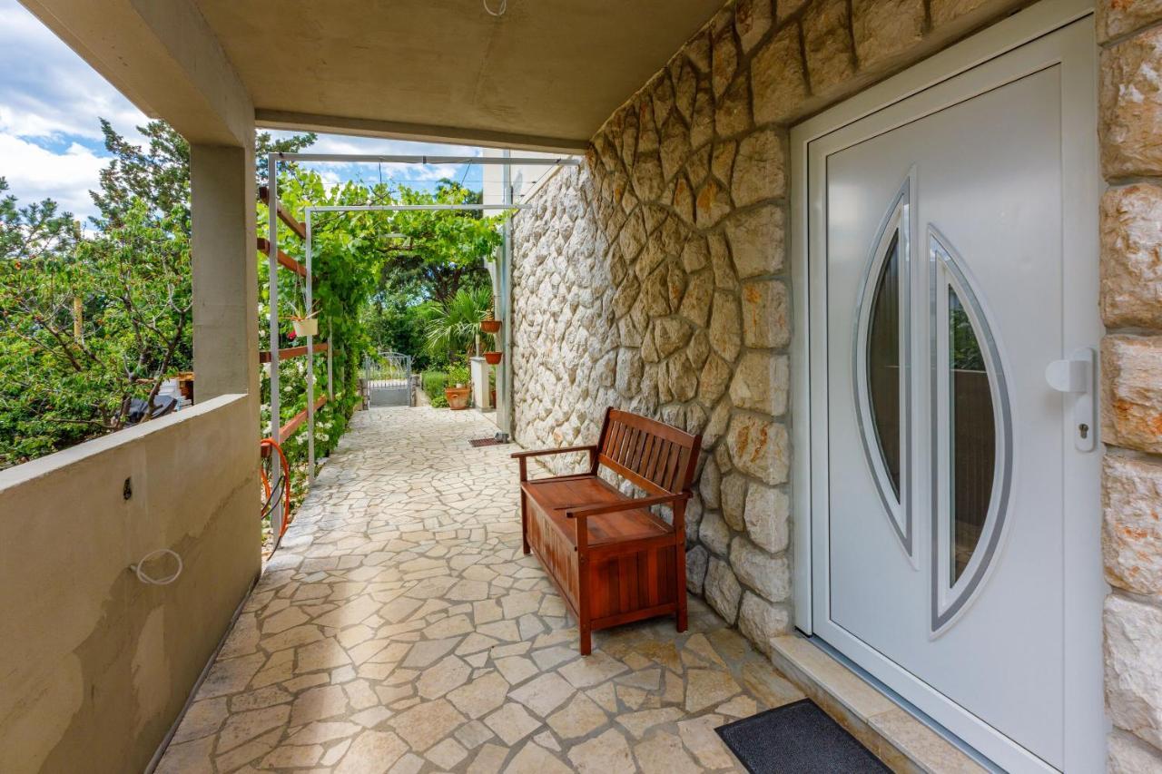 Apartments Dolloree Драмал Екстериор снимка