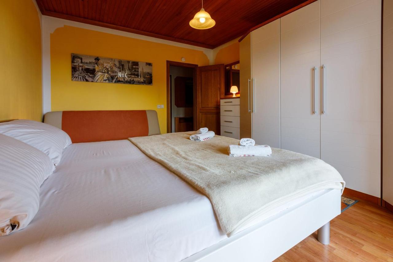 Apartments Dolloree Драмал Екстериор снимка