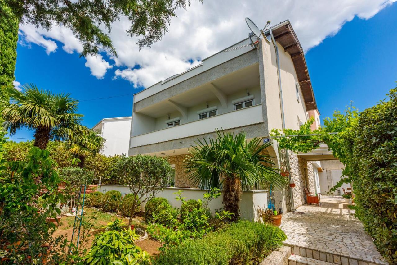 Apartments Dolloree Драмал Екстериор снимка