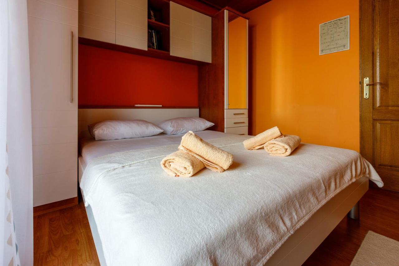 Apartments Dolloree Драмал Екстериор снимка