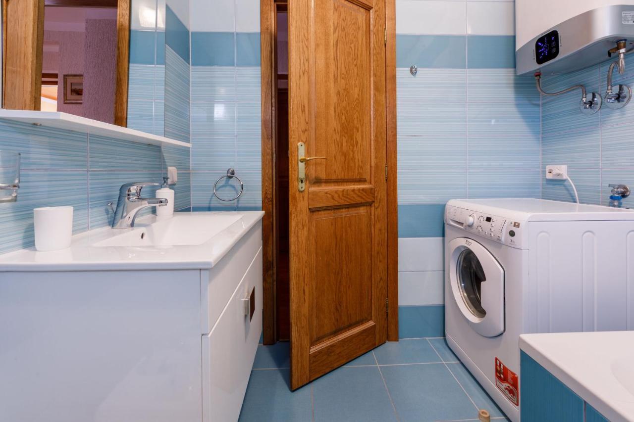 Apartments Dolloree Драмал Екстериор снимка