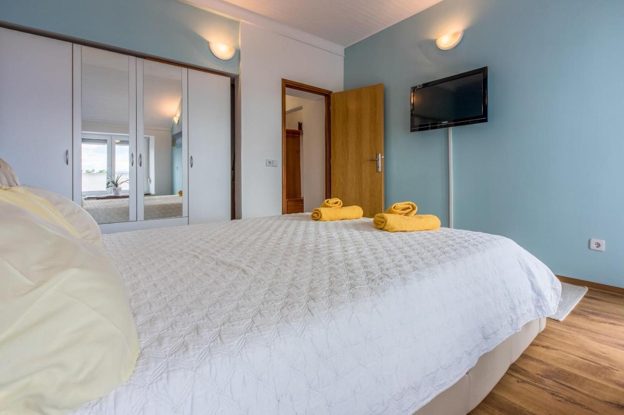 Apartments Dolloree Драмал Екстериор снимка